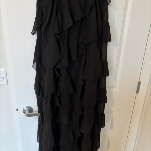 BOOHOO BLACK RUFFLE DRESS W SLIT - Picture 10 of 10